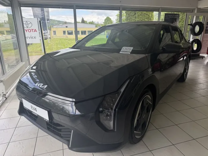 Kia EV4 81,4-kWh Earth