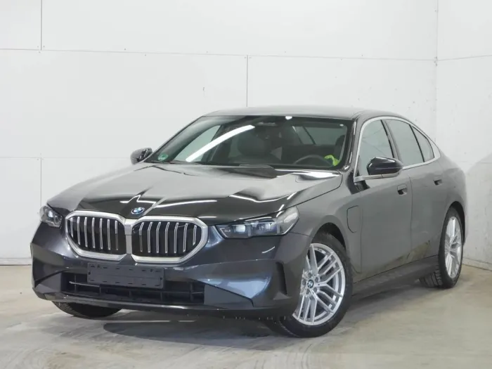 BMW 530e Lim Aut Komfortsitze Panorama Klimaaut.