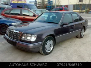 Mercedes-Benz E 250 D Automatik*AHK*SHD*1.Hand*