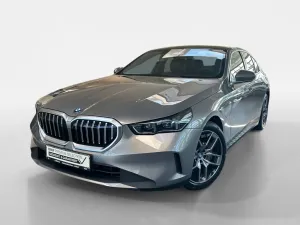 BMW 550e xDrive Komfortsitze Panorama Klimaaut.