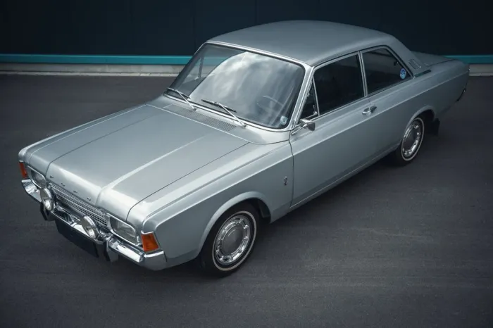 Ford Taunus 17M 2000S