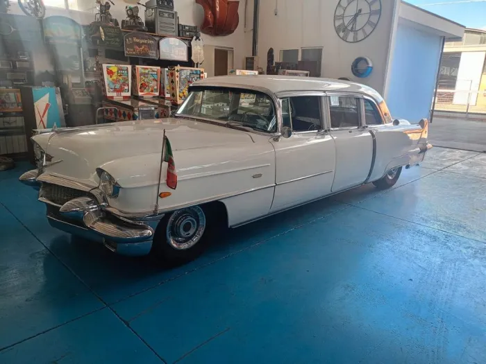 Cadillac Fleetwood 75 Presidenziale
