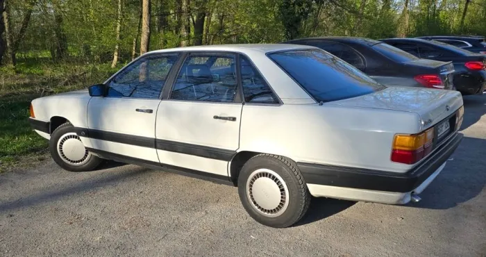 Audi 100 C3, 5-Zylinder, 1. Hand, ungeschweist