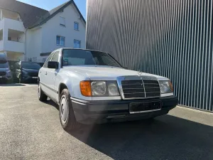 Mercedes-Benz 260E 4matic