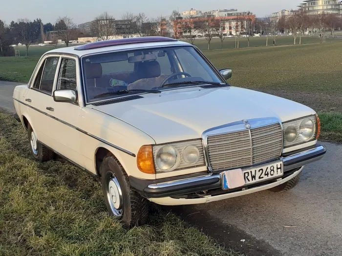 Mercedes-Benz 240D - Oldtimer + H-Zulassung