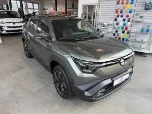 Suzuki e Vitara 61 kWh Comfort+ Allgrip-e - 360°/LED