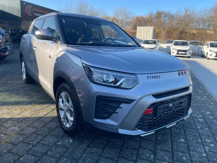 KGM Tivoli Allrad Automatik Essential(Nomad)