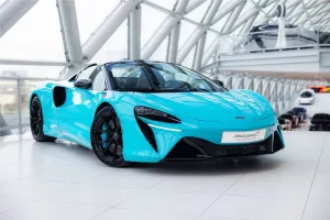 McLaren Artura Spider 3.0 V6 Plug-in - MSO - Black Pack