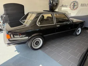 BMW 323i, Bj. 81, diamantschwarz Metallic