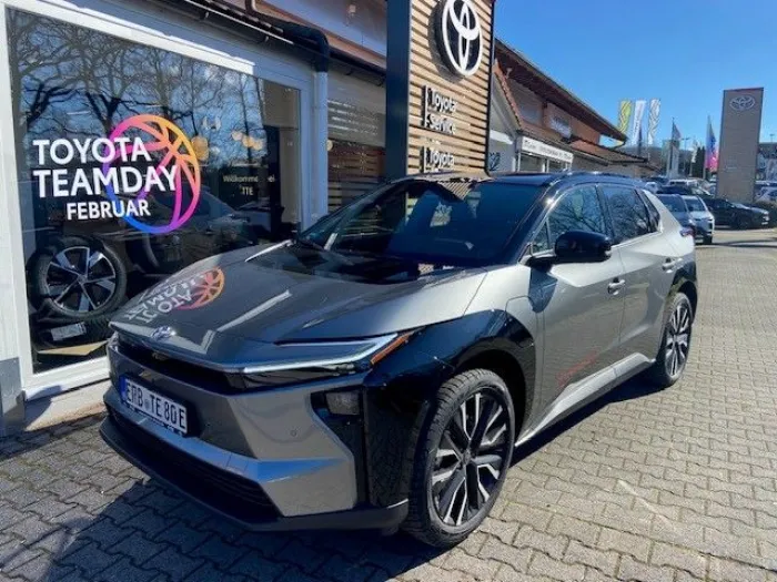 Toyota bZ4X AWD Lounge + Sky- & Soundpaket