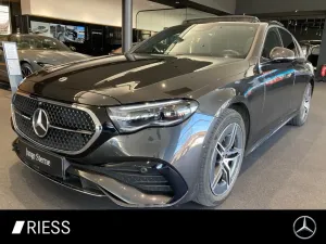 Mercedes-Benz E 300 de Limousine mit EQ Hybrid Technologie