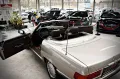 Mercedes-Benz 560SL