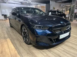 BMW i5 Limousine M60 xDrive/PANO/HEAD-UP/360 KAMERA