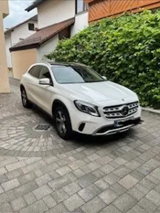 Mercedes-Benz GLA 180 -