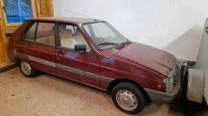 Citroën Visa,  dunkelrot, 2. Hd, EZ 05/1987