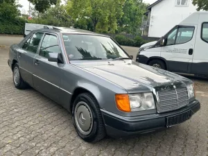 Mercedes-Benz 200E*AUTOM*AHK*SD*HOLZ*TÜV/ASU NEU*TOP ANGEBOT*