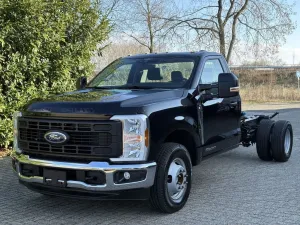 Ford F 350 F350 6.7L V8 Power Stroke Chassis DRW
