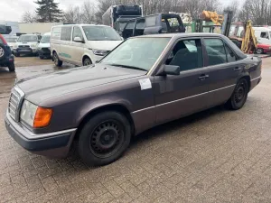 Mercedes-Benz 200-serie **250D-BELGIAN ORIGINE**