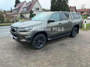 Toyota Hilux 2.8 Invincible DoubleCab *Hardtop+JBL+AHK*