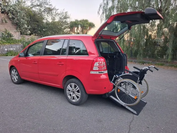 Opel Zafira Pianale ribassato con rampa disabili