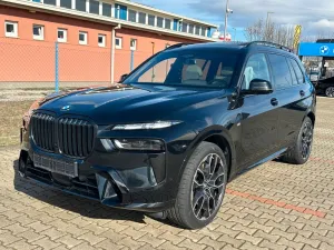 BMW 40d M Sport*VOLL*CARBON*SKYLOUNGE*MASSAGE*BELÜF*
