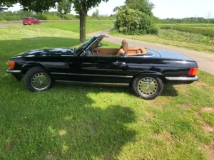 Mercedes-Benz SL 560