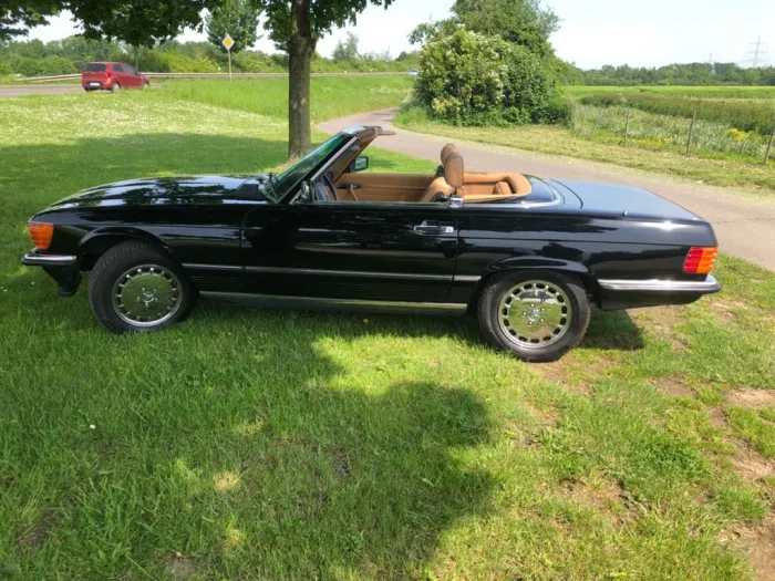 Mercedes-Benz SL 560