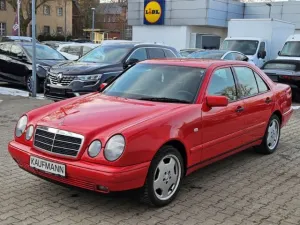 Mercedes-Benz E 230 E230