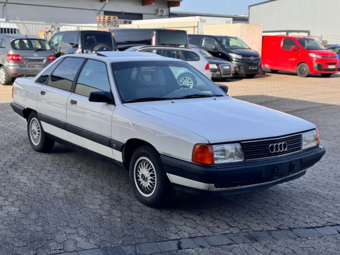 Audi 100 1.8 66kW TÜV+ÖL NEU - OLDTIMER - SCHIEBEDACH