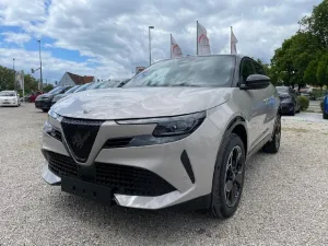 Alfa Romeo Junior Ibrida 1.2 VGT 48V-Hybrid 107 kW Ti
