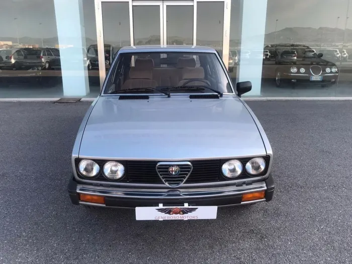 Alfa Romeo ALFA ROMEO ALFETTA 2.0 QUADRIFOGLIO ORO
