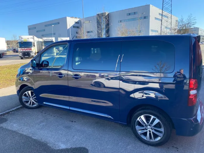 Peugeot Traveller 1,6l BlueHDi 115 S&S 6-Gang Allure...