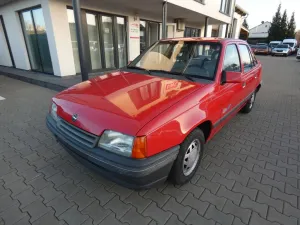 Opel Kadett 1,6 i Life Lim. Rot