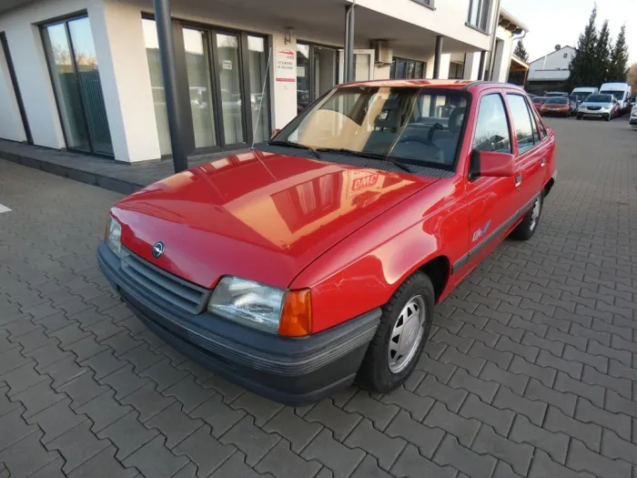 Opel Kadett 1,6 i Life Lim. Rot