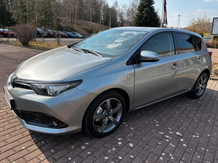 Toyota Auris Team D