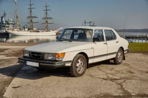 Saab 900 GL Sedan, Baujahr 1982 Modell 83