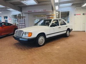 Mercedes-Benz 200 W124 Automatik Original wenig km rostfrei