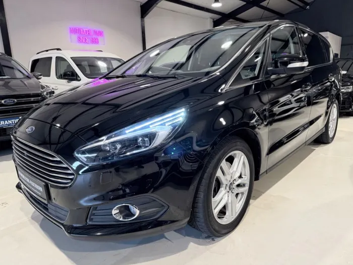 Ford S-Max Titanium/7Sitzer/Leder/Panorama/Kamera/Alu