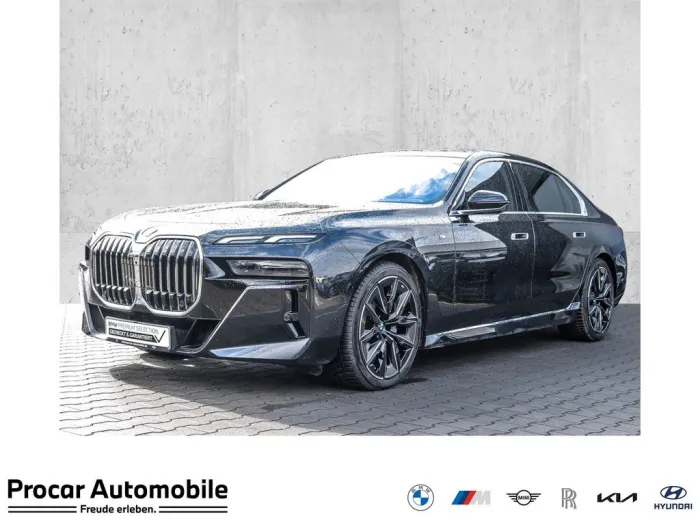 BMW 740d xDrive M Sport PANO ACC 360°KAM RFK NAVI
