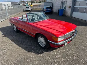 Mercedes-Benz SL 300 / 300SL / R107