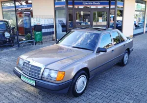 Mercedes-Benz E 230 1.Hand / H-Zulassung / Sammlungszustand /