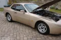 Porsche 944