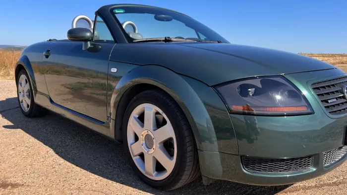Audi TT Roadster 1.8T quattro 165 kW -