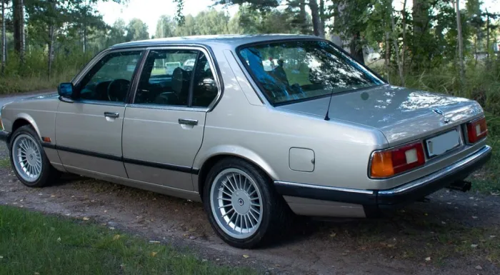 BMW 745