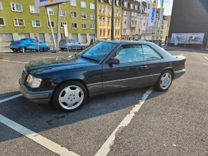 Mercedes-Benz E 320 C124