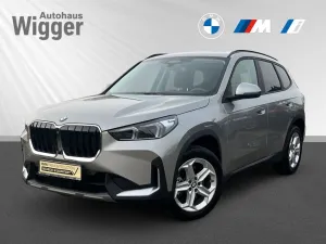 BMW X1 20i sDrive/HUD/AHK/Panoramadach/Navi/LED/ACC