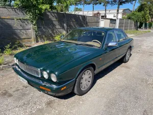Jaguar Daimler 4.0 Six Auto Six