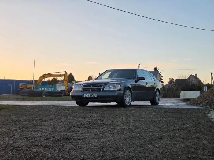 Mercedes-Benz S300