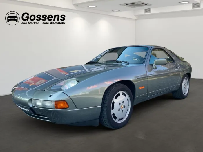 Porsche 928