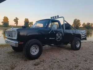 Dodge W 200 TRUCK/ALLRAD-SERVO/H.ZULASSUNG/TÜV-MAi 27/